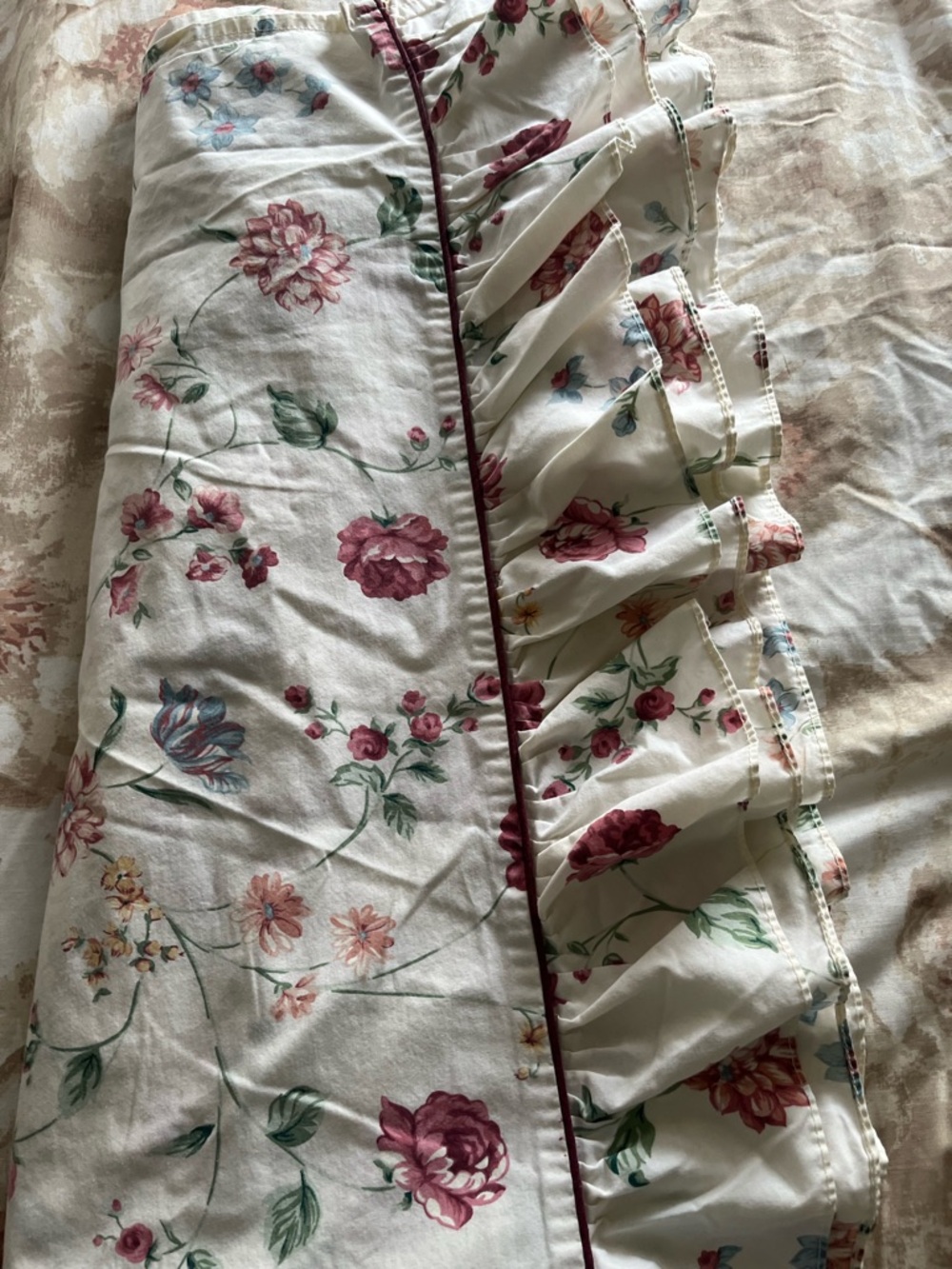 Croscill vintage Floral Printed King size Flat sheet w/ ruffles
